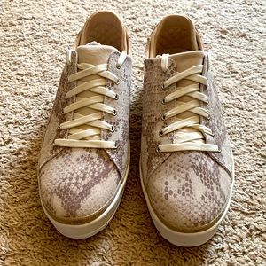 Snakeskin print platform sneakers